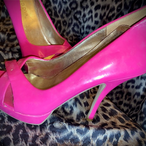 Wild diva hot pink open toe heels size 8 - Picture 2 of 2